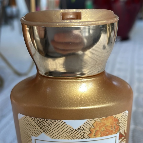 NWT Bath & Body Works Gingham Glow Body Lotion 
8 oz  shea butter coconut oil. - Picture 6 of 7